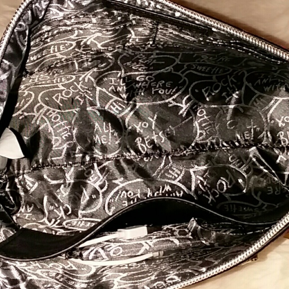 NWT Betsey Johnson Cheetah Charging Wristlet Zippe - Picture 8 of 8